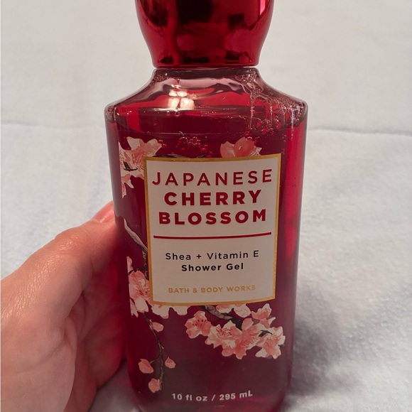 Bath & Body Works “Japanese Cherry Blossom” Shower Gel - 10 fl oz - Picture 3 of 4